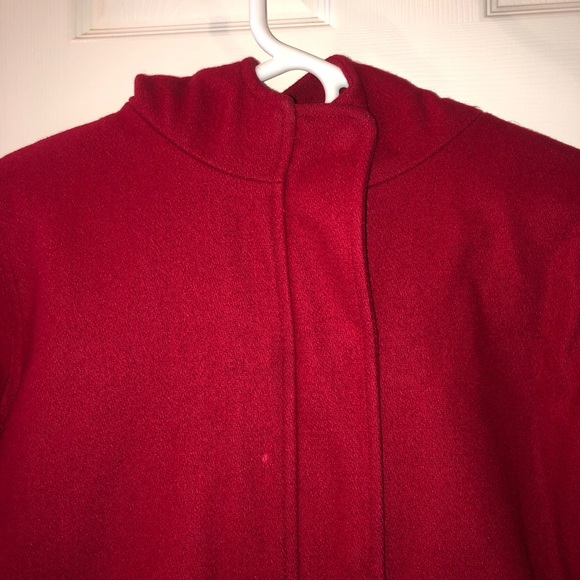 Red jacket - Picture 4 of 7